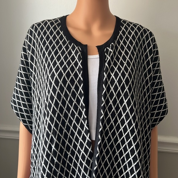Chicos Black White Patterned Poncho Cardigan - Picture 6 of 15